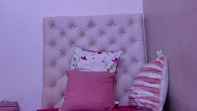 TifanyChill online show from December 7, 5:31 pm
