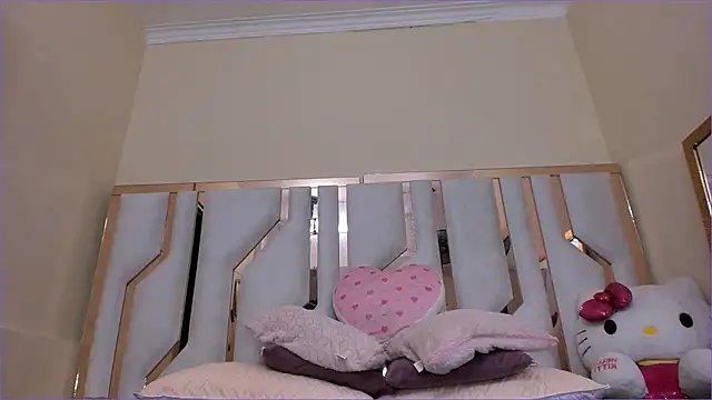 TifanyChill online show from February 4, 2:39 am