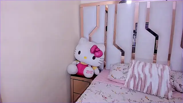 Snapshot of TifanyChill chatting on October 7, 7:00 pm TifanyChill online show from October 7, 7:00 pm