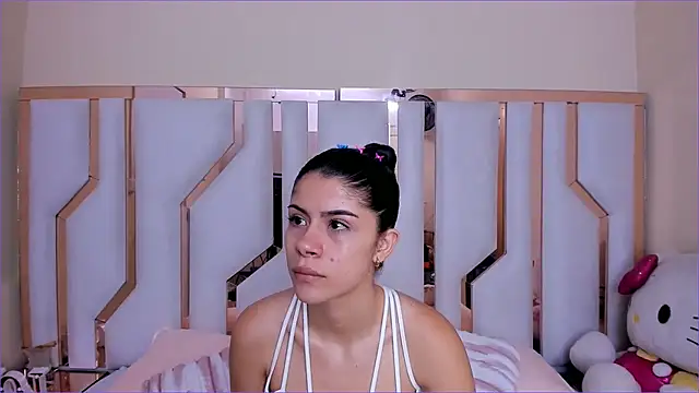 Snapshot of TifanyChill chatting on November 8, 5:23 pm TifanyChill online show from November 8, 5:23 pm