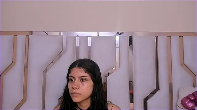 Snapshot of TifanyChill chatting on December 4, 5:54 pm TifanyChill online show from December 4, 5:54 pm