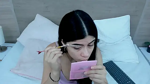 Snapshot of TifanyChill chatting on March 6, 2:35 pm TifanyChill online show from March 6, 2:35 pm