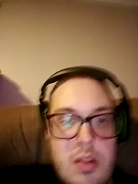 Snapshot of 420getsmehorny chatting on December 7, 12:41 am 420getsmehorny online show from December 7, 12:41 am