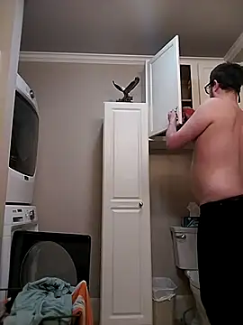 Snapshot of 420getsmehorny chatting on November 26, 2:45 am 420getsmehorny online show from November 26, 2:45 am