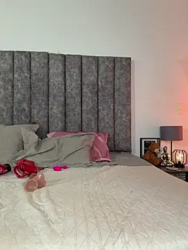 milaivanova online show from February 18, 1:45 am