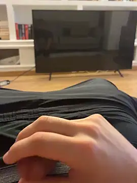 Yqhebebbebef online show from April 24, 9:28 pm