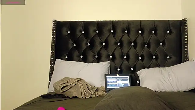 Snapshot of online_bestie chatting on November 10, 7:07 am online bestie online show from November 10, 7:07 am