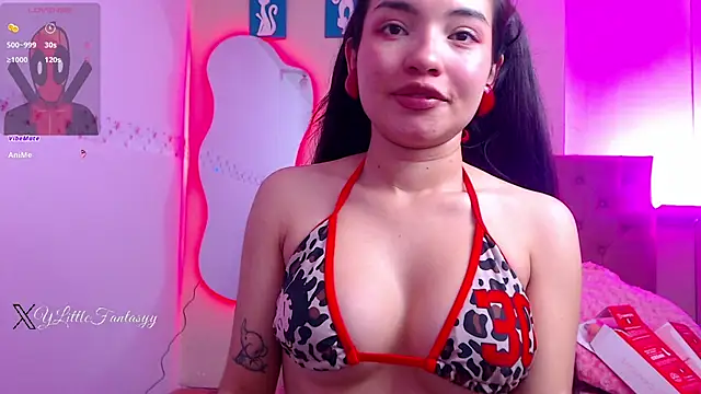 Snapshot of lauvelez__ chatting on June 3, 1:25 pm lauvelez online show from June 3, 1:25 pm