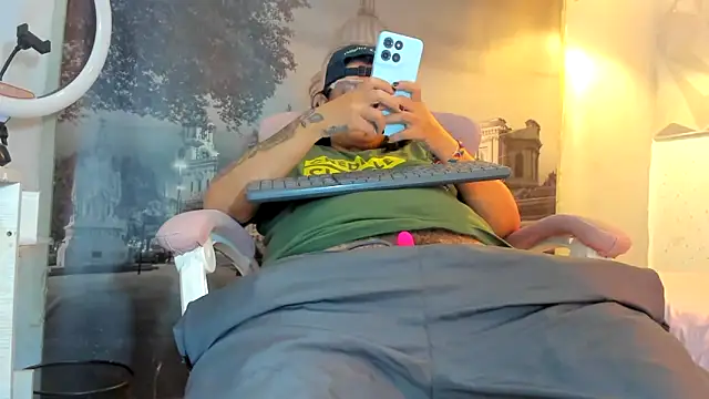 Snapshot of snowflake_xxx chatting on October 5, 2:26 pm snowflake xxx online show from October 5, 2:26 pm