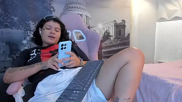 Snapshot of snowflake_xxx chatting on October 10, 2:05 pm snowflake xxx online show from October 10, 2:05 pm