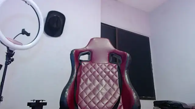 Snapshot of snowflake_xxx chatting on October 12, 7:13 pm snowflake xxx online show from October 12, 7:13 pm