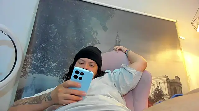 Snapshot of snowflake_xxx chatting on October 13, 3:45 pm snowflake xxx online show from October 13, 3:45 pm