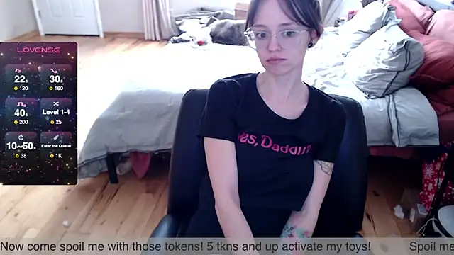 Snapshot of Plantbabeee chatting on February 6, 5:40 pm Plantbabeee online show from February 6, 5:40 pm