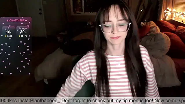 Snapshot of Plantbabeee chatting on March 19, 2:59 am Plantbabeee online show from March 19, 2:59 am