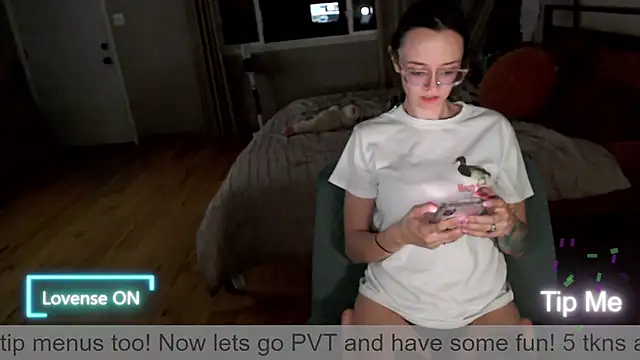 Plantbabeee online show from May 3, 4:51 am
