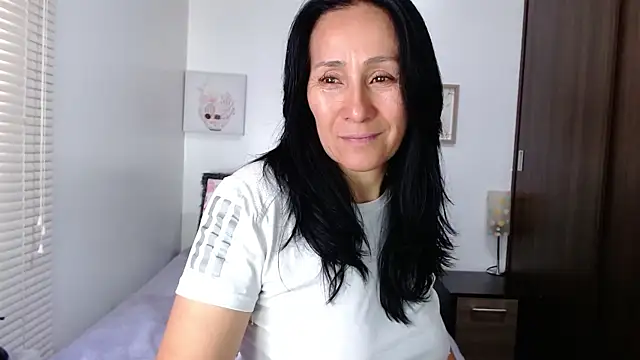 Snapshot of Maira_B chatting on April 8, 5:35 pm Maira B online show from April 8, 5:35 pm