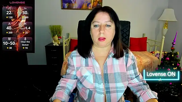 Julia Dean online show from December 30, 11:37 am