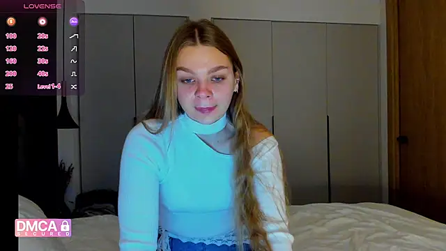 Molly sweetie online show from December 5, 7:17 am