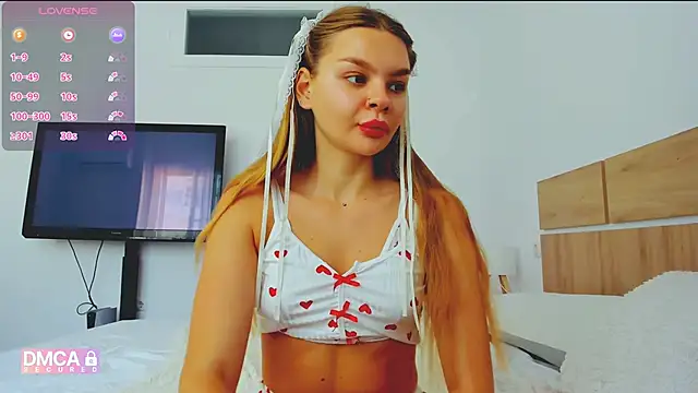 Molly sweetie online show from June 6, 6:40 am