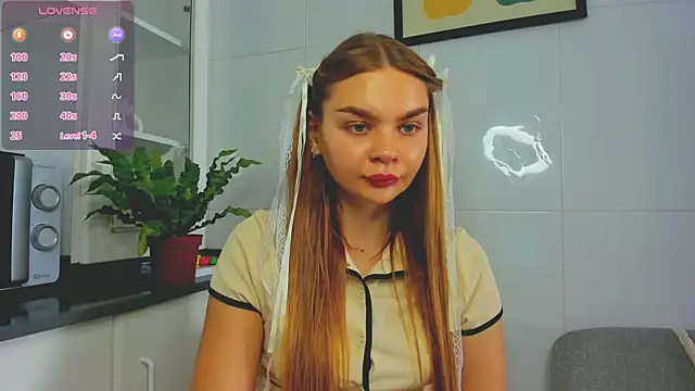Molly sweetie online show from June 12, 1:10 pm