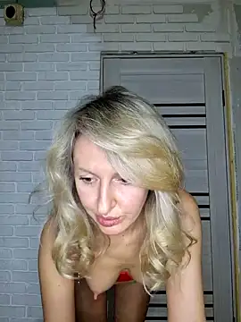 Miss    Mia  online show from December 30, 12:09 pm