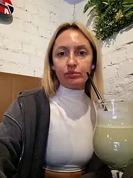 Miss    Mia  online show from October 2, 9:27 am