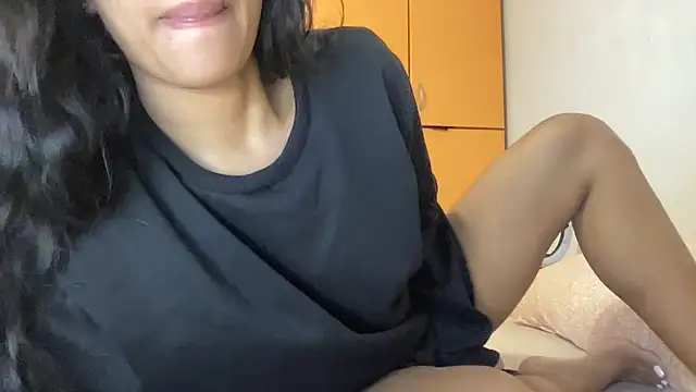 Snapshot of Dulce_latingirl chatting on December 7, 12:02 pm Dulce latingirl online show from December 7, 12:02 pm