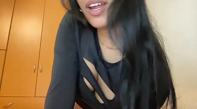Snapshot of Dulce_latingirl chatting on December 10, 4:27 pm Dulce latingirl online show from December 10, 4:27 pm