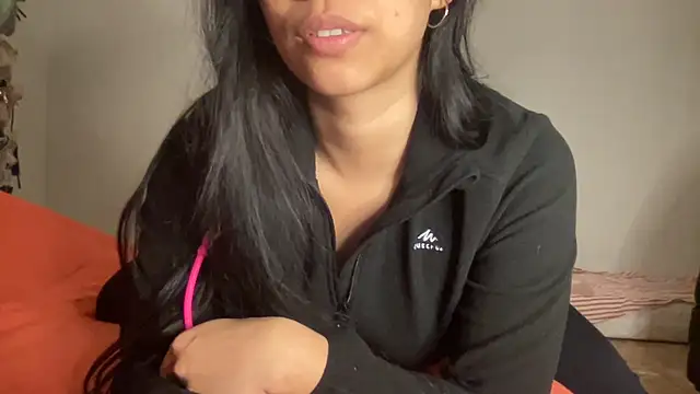 Snapshot of Dulce_latingirl chatting on March 16, 9:47 pm Dulce latingirl online show from March 16, 9:47 pm