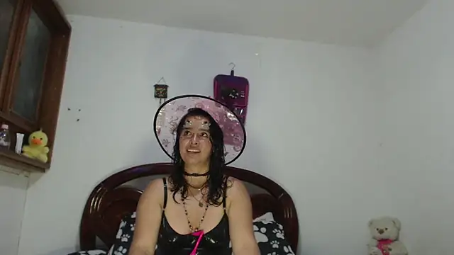 MagicStephany  online show from October 3, 2:58 pm