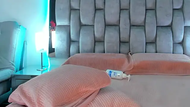 Abbye blue01 online show from December 18, 1:37 am