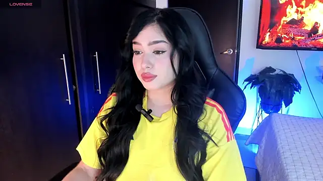 Snapshot of Abbye_blue01 chatting on June 18, 10:36 pm Abbye blue01 online show from June 18, 10:36 pm