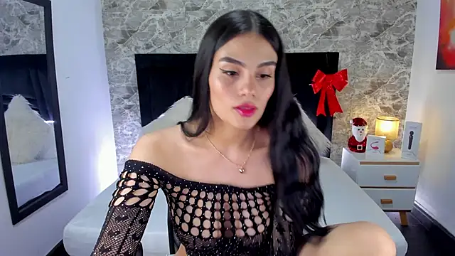 Maylin Garcia online show from December 14, 7:14 pm