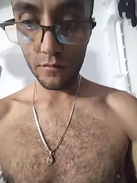 Snapshot of Danielitohot23cm chatting on November 25, 1:49 am Danielitohot23cm online show from November 25, 1:49 am