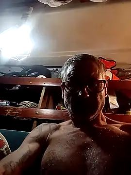 Pcsammy73 online show from November 3, 5:42 am