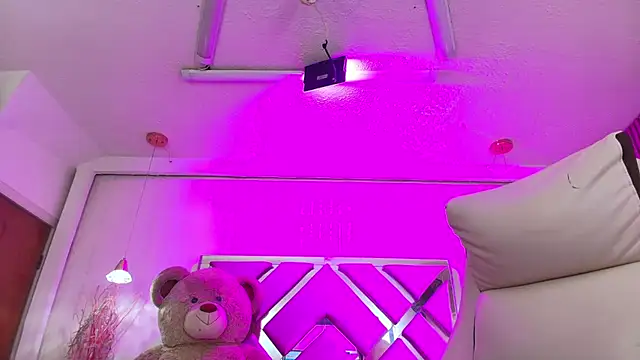 Snapshot of Silvana_monroe chatting on October 21, 1:23 pm Silvana monroe online show from October 21, 1:23 pm