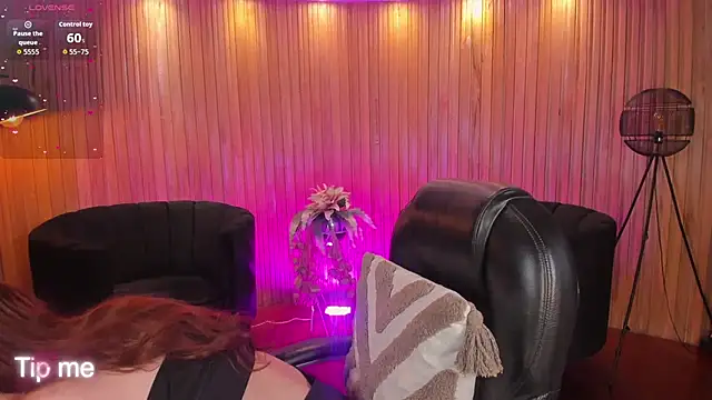 CorinneRusso online show from December 15, 5:44 am