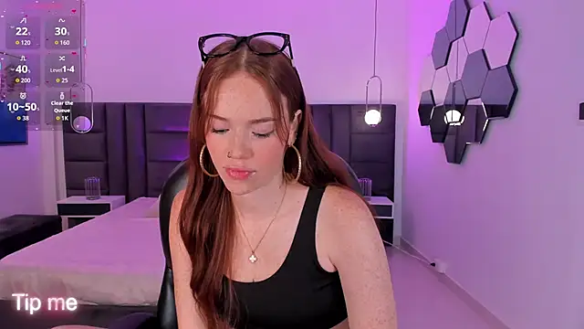 CorinneRusso online show from January 14, 5:02 am