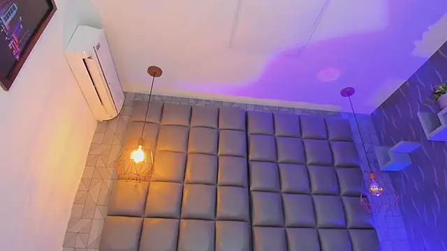 megan woll online show from February 27, 9:47 pm