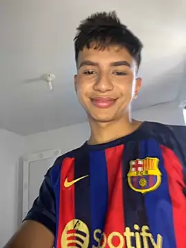 Leonarrrd 01 online show from February 6, 6:46 pm