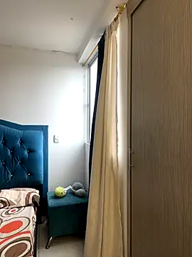 Leonarrrd 01 online show from September 30, 9:42 pm