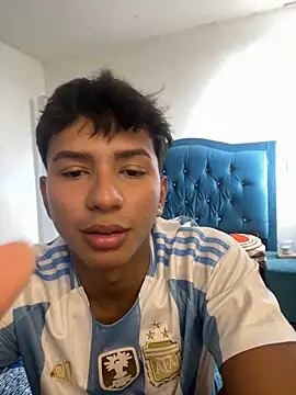 Leonarrrd 01 online show from October 5, 7:56 pm