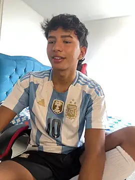 Leonarrrd 01 online show from November 6, 7:37 pm