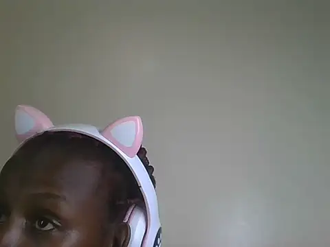 Snapshot of She_Drips_Glory chatting on July 28, 5:23 pm She Drips Glory online show from July 28, 5:23 pm