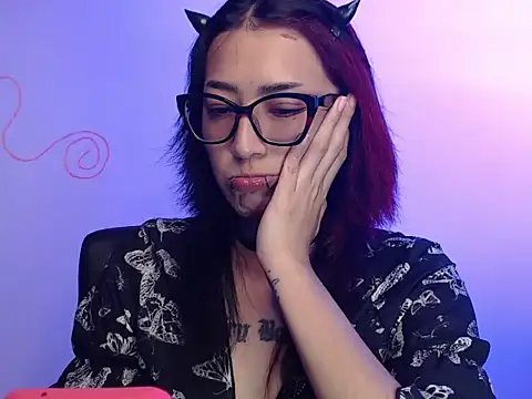 Snapshot of Alice_Phantom_x chatting on July 27, 6:15 pm Alice Phantom x online show from July 27, 6:15 pm