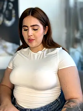 Snapshot of ValerieHilton chatting on October 6, 9:45 pm ValerieHilton online show from October 6, 9:45 pm