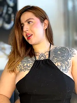 Snapshot of ValerieHilton chatting on October 20, 9:26 pm ValerieHilton online show from October 20, 9:26 pm