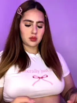 Snapshot of ValerieHilton chatting on December 13, 10:48 pm ValerieHilton online show from December 13, 10:48 pm