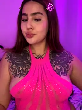 Snapshot of ValerieHilton chatting on December 14, 10:36 pm ValerieHilton online show from December 14, 10:36 pm