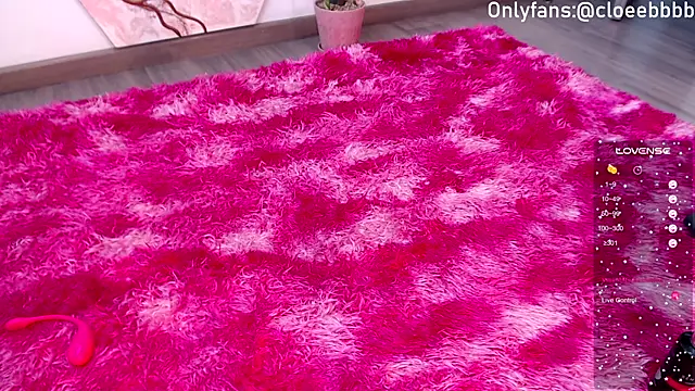 chloebritto online show from December 4, 3:10 pm